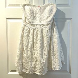 White strapless Lilly Pulitzer lace dress. NWT!